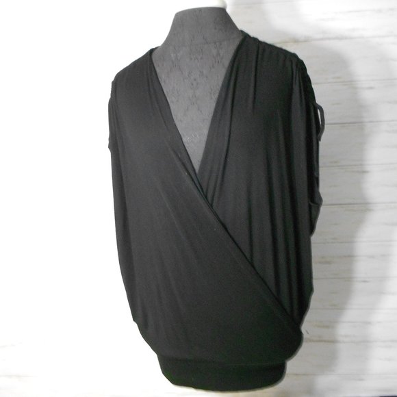 Elegant Black Women's Sweater - Picture 1 of 11